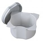 Kunststoffbecher mit Deckel